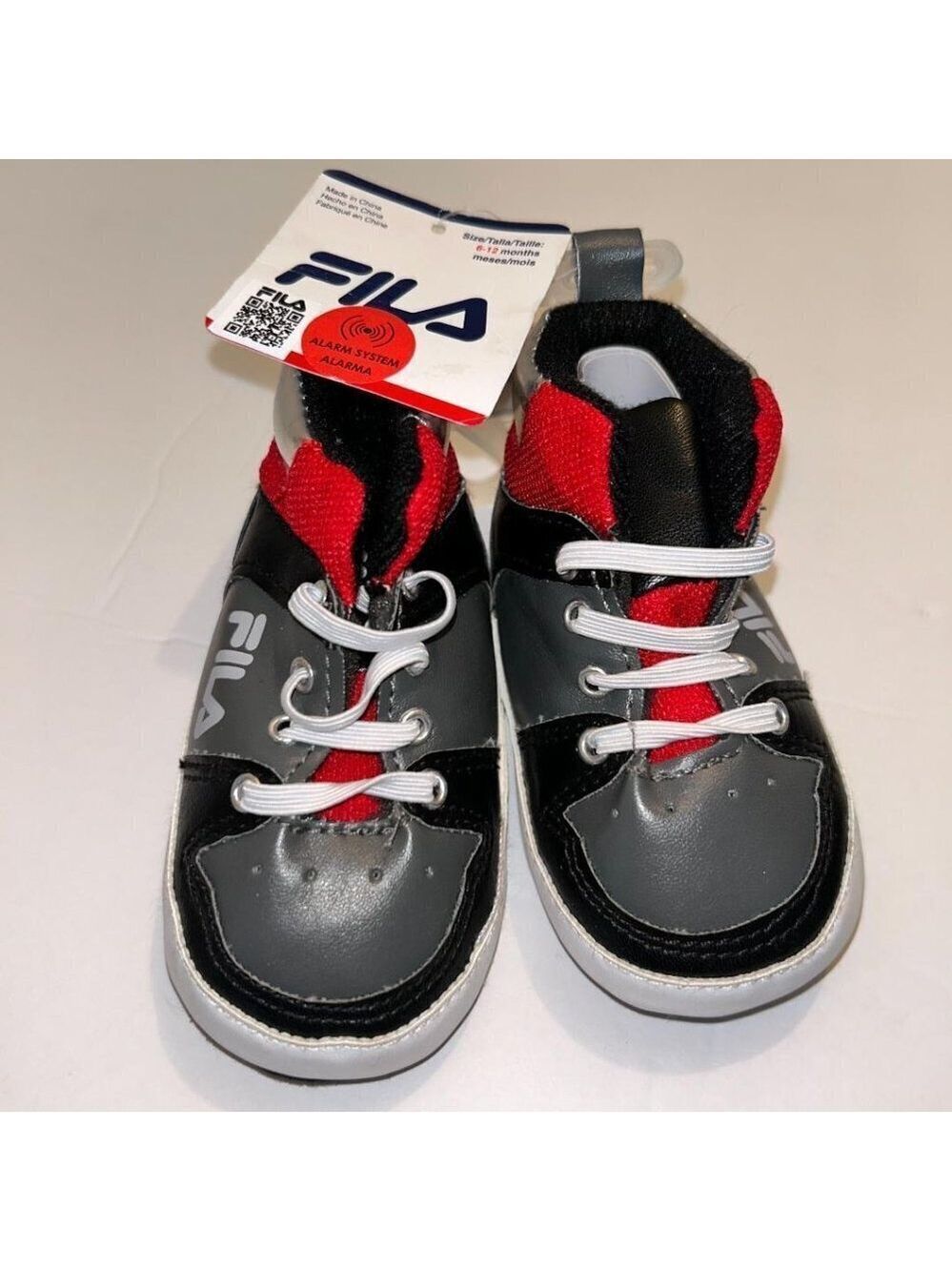 NWT Fila Sneaker Size 6-12 months
